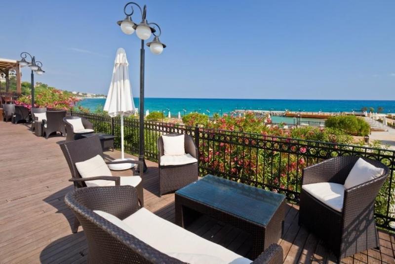 Ada Beach Hotel Karavas  Exterior photo